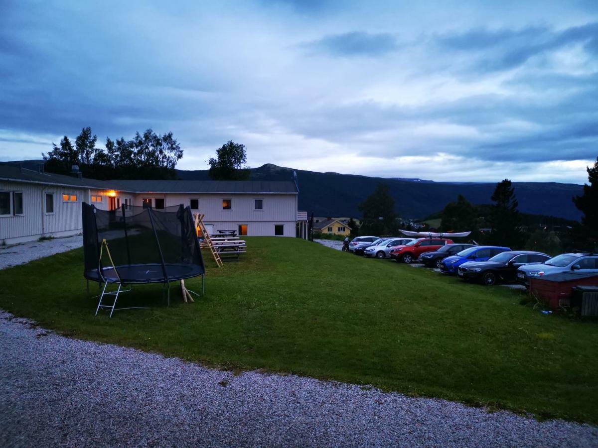 Dombas Gjestehus Exteriér fotografie